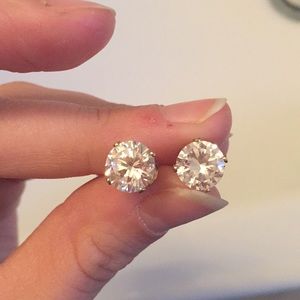 Diamond earrings. not real.